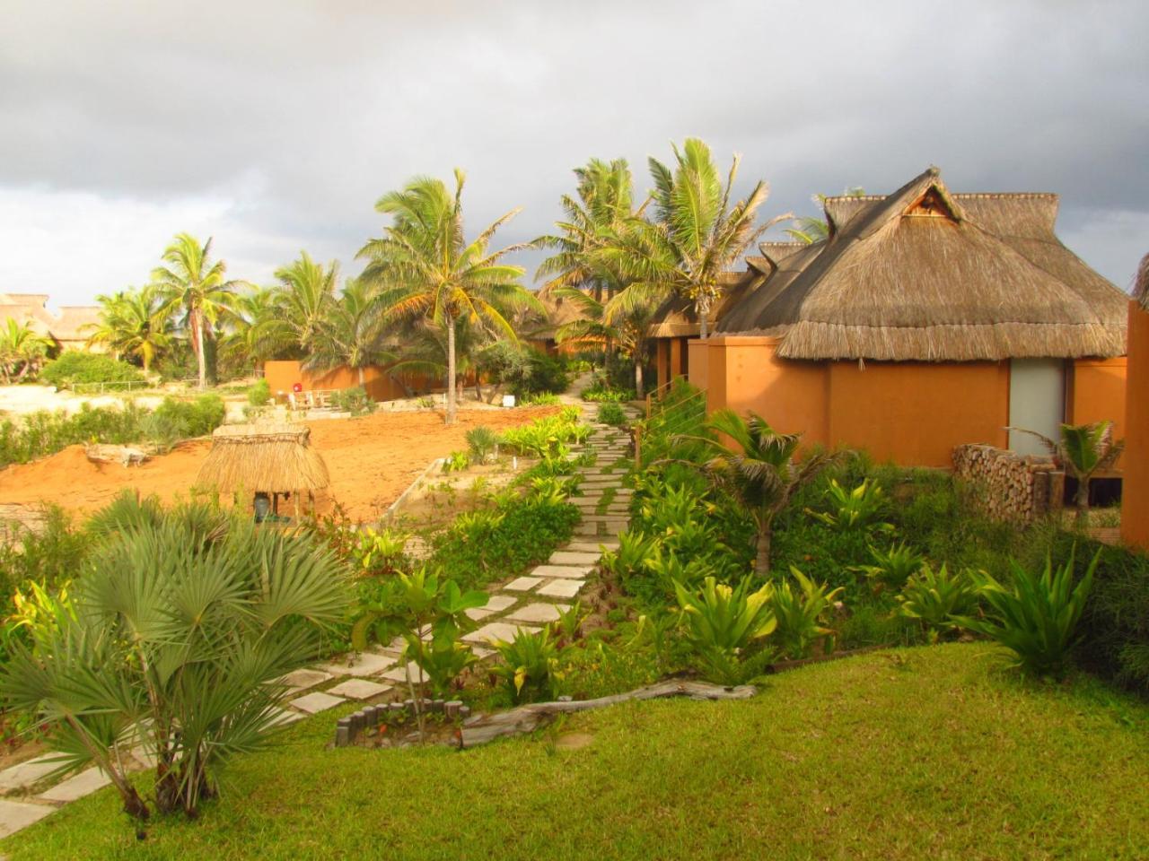 Eclectic Beach Retreat Cabo Nhamua Ngoại thất bức ảnh